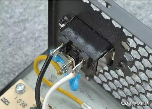 臺式機(jī)機(jī)箱漏電是怎么回事（電腦機(jī)箱漏電的解決方法）(4)