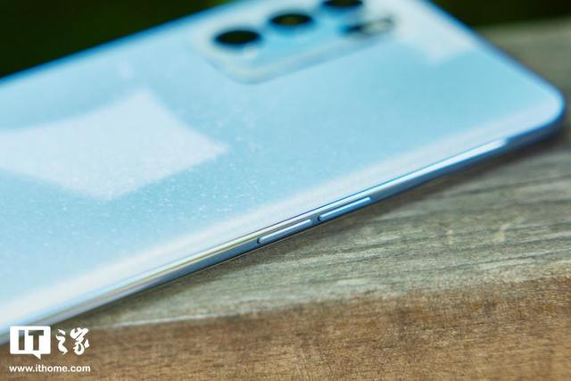 opporeno6pro參數(shù)配置及價(jià)格（oppo reno6 pro+5g手機(jī)測(cè)評(píng)）(12)