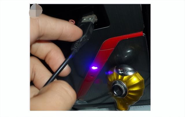 攝像頭怎么連接電腦（電腦攝像頭的正確安裝方法）(2)