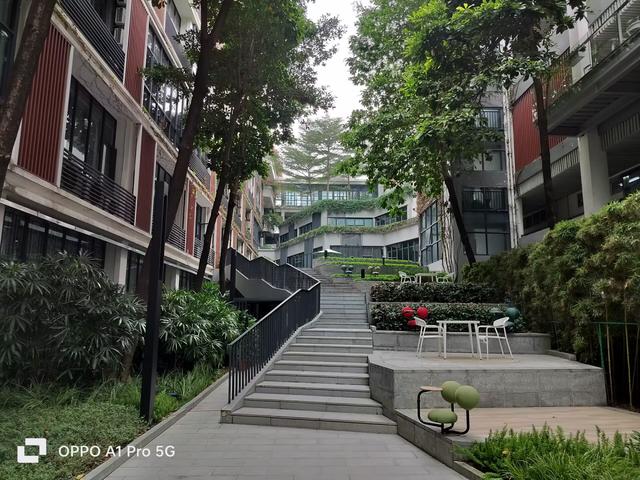 曲面屏幕手機(jī)好嗎（oppo  a1 pro手機(jī)深度詳細(xì)評(píng)測(cè)）(4)