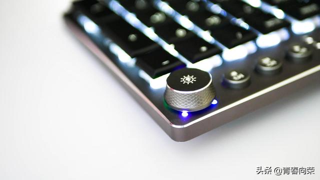 狼蛛機械鍵盤怎么樣（狼蛛F2090超薄無線機械鍵盤體驗）(8)
