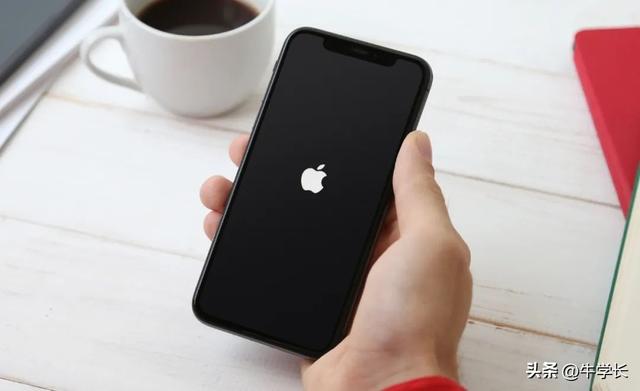 手機(jī)開不了機(jī)教你一招修復(fù)（iPhone內(nèi)存滿了開不了機(jī)咋辦）(2)