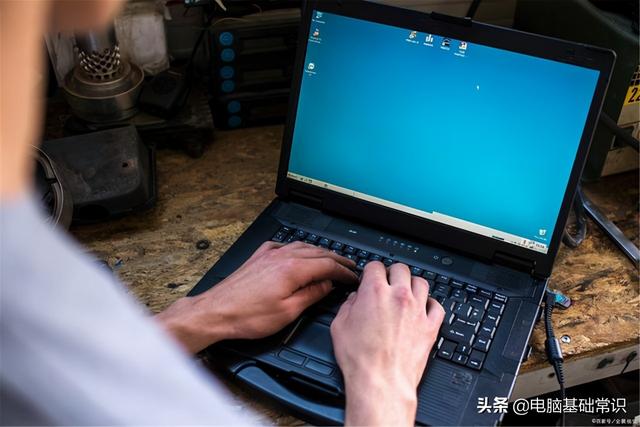 筆記本電腦啟動后一直黑屏怎么辦（筆記本電腦開機黑屏解決方法）(2)