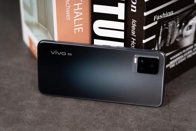 vivos7參數(shù)配置（vivo手機(jī)s7值得買嗎）(1)