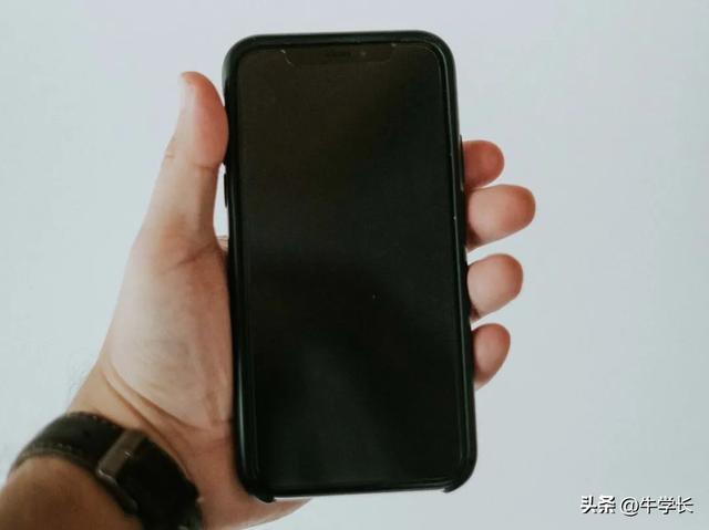 蘋果手機突然黑屏了打不開了怎么辦（iphone黑屏無法開機的解決方法）(4)