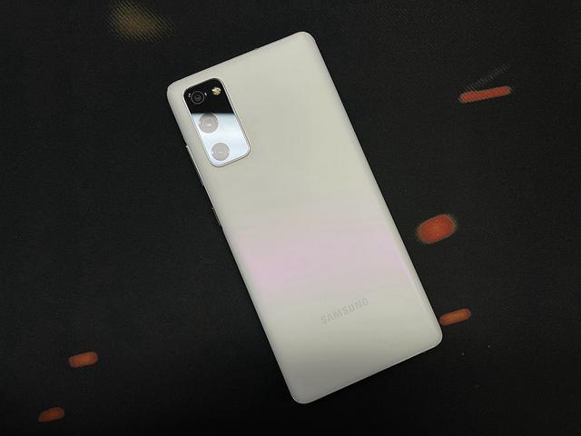 三星s20fe手機(jī)怎么樣（三星galaxy  s20 fe  5g值得購(gòu)買嗎）(3)