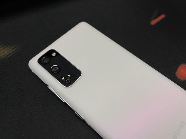 三星s20fe手機(jī)怎么樣（三星galaxy  s20 fe  5g值得購(gòu)買嗎）(8)