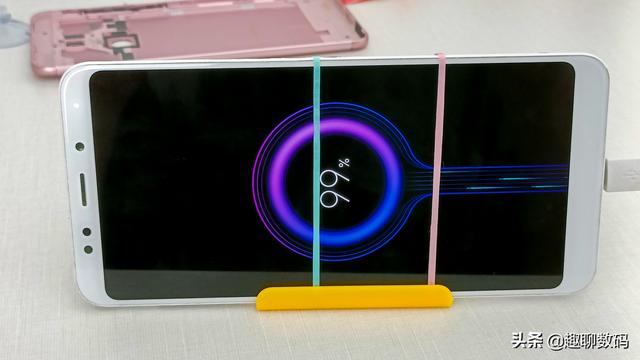 手機(jī)突然關(guān)機(jī)開不了機(jī)怎么辦（手機(jī)無故黑屏關(guān)機(jī)的解決方法）(12)
