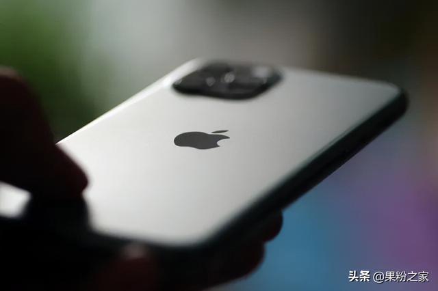 蘋(píng)果手機(jī)電池不耐用怎么辦（提高iPhone電池壽命的方法）(1)