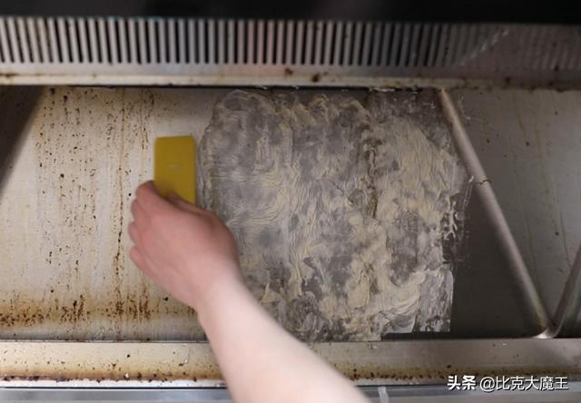 去油煙機(jī)油污最有效小妙招（油煙機(jī)油污怎么快速清除）(10)