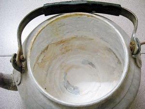 水壺水垢如何快速去除（教你一招去除水壺內(nèi)水垢）(5)
