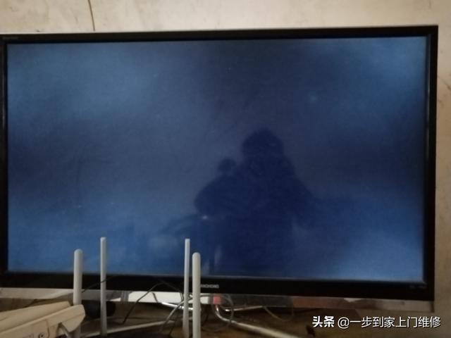 電視機(jī)黑屏不顯示畫(huà)面怎么回事（電視沒(méi)有圖像的原因及解決方法）(2)