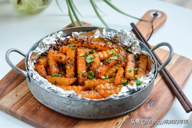 空氣炸鍋炸土豆條怎么炸（用空氣炸鍋做狼牙土豆的做法）(1)
