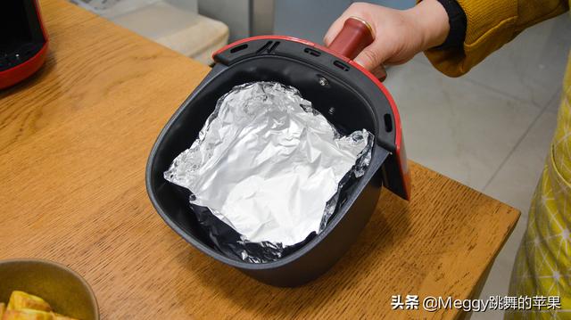 空氣炸鍋炸土豆條怎么炸（用空氣炸鍋做狼牙土豆的做法）(10)