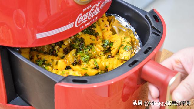 空氣炸鍋炸土豆條怎么炸（用空氣炸鍋做狼牙土豆的做法）(12)