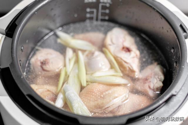 哪個牌子電壓力鍋?zhàn)詈茫ㄔ鯓犹暨x電壓力鍋）(17)