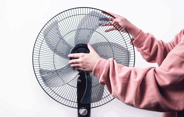 電風(fēng)扇怎么清洗方便（清理電風(fēng)扇灰塵最妙方法）(9)