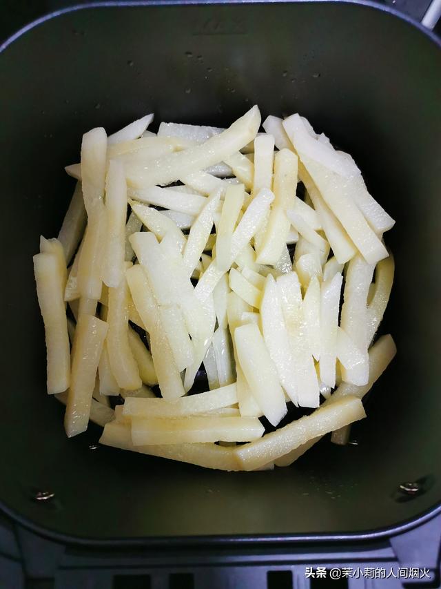 如何用空氣炸鍋炸薯?xiàng)l（空氣炸鍋?zhàn)鍪項(xiàng)l的正確方法）(4)