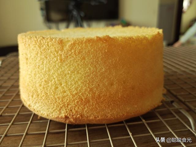 如何用烤箱做蛋糕（蛋糕店長分享做蛋糕的方法）(1)