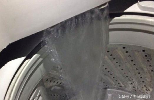 波輪洗衣機(jī)怎么清洗（波輪洗衣機(jī)清洗最簡(jiǎn)單方法）(4)