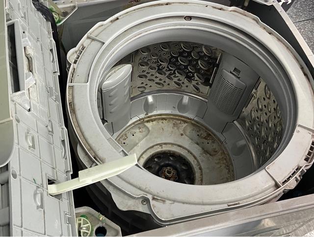 洗衣機清理污垢小妙招（洗衣機如何正確清洗）(1)