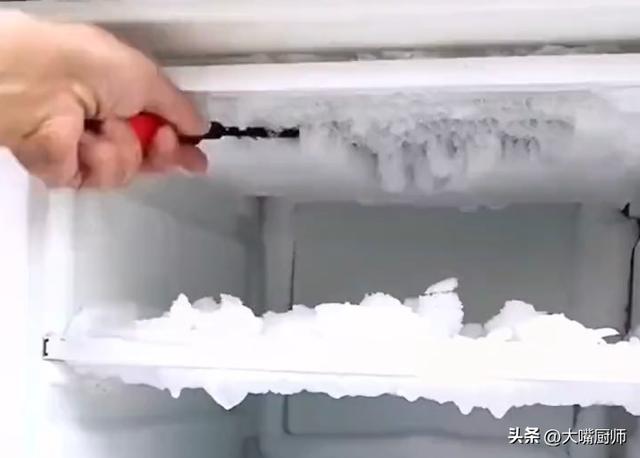 冰箱冷凍室怎么除冰（冰箱快速除冰最佳的辦法）(3)