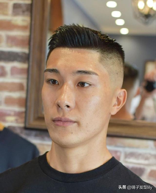 男短發(fā)發(fā)型設(shè)計(jì)（男士發(fā)型兩邊鏟還是兩邊剪短）(9)