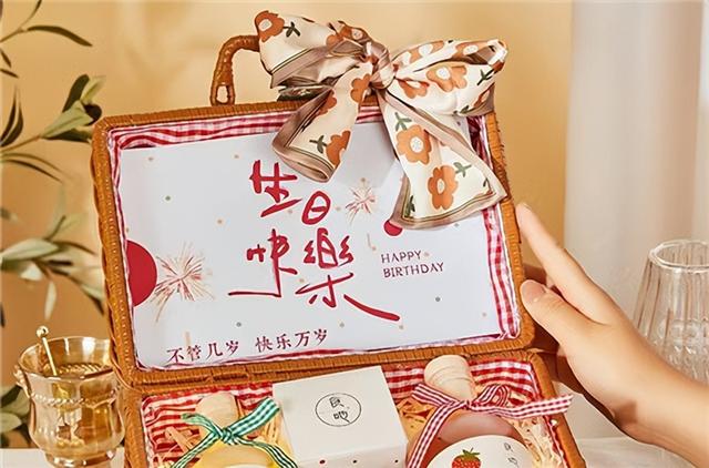 女朋友生日送什么禮物最好（女朋友生日應(yīng)該送什么禮物比較好）(1)