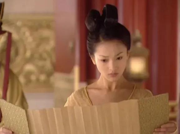 麻花辮盤發(fā)簡(jiǎn)單易學(xué)（盤發(fā)和雙馬尾才是古裝少女標(biāo)配）(16)