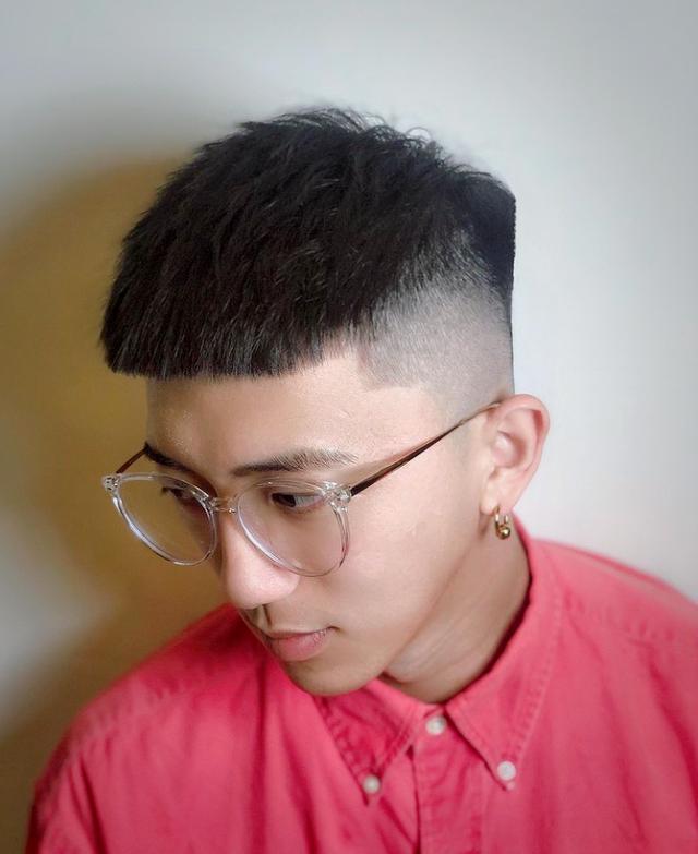 男生剪什么發(fā)型好（越剪越帥氣的4款男生發(fā)型）(2)