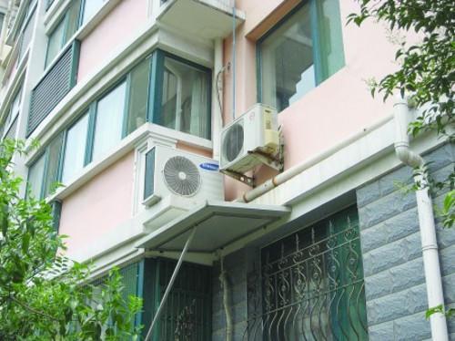 空調(diào)室內(nèi)滴水怎么解決（空調(diào)內(nèi)機(jī)滴水的原因及解決辦法）(2)