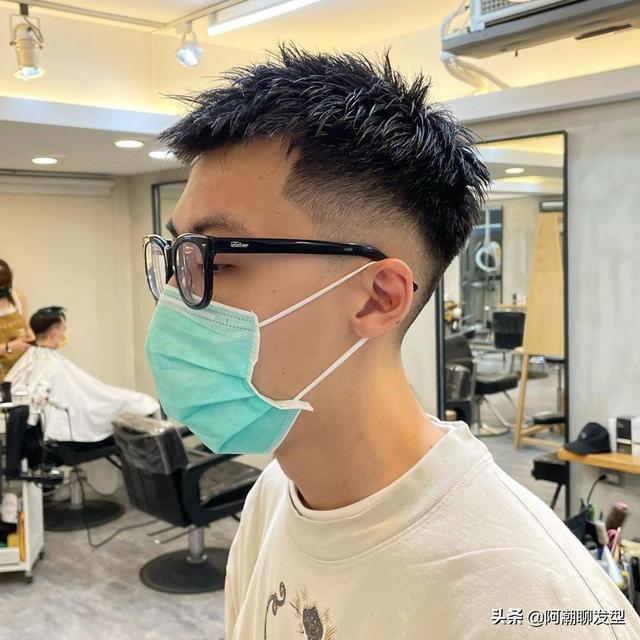 男生短發(fā)發(fā)型圖片（短發(fā)發(fā)型男2022新款寸頭剪法）(1)
