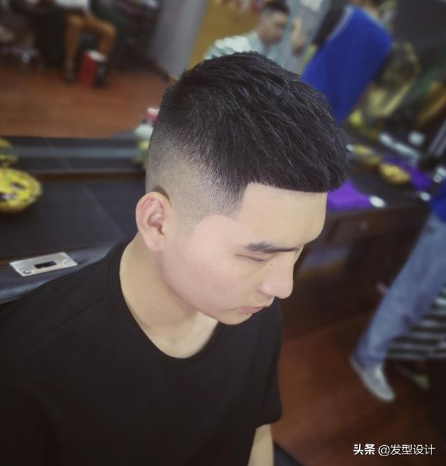 男士時尚短發(fā)發(fā)型圖片推薦（今年流行帥氣男士短發(fā)發(fā)型30款）(29)
