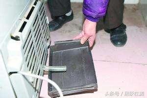 冰箱保鮮層為什么有水（冰箱冷藏室結(jié)霜的原因及解決方法）(5)