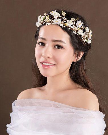 新娘當天發(fā)型簡單大方（13款好看的新娘子卷發(fā)發(fā)型）(1)