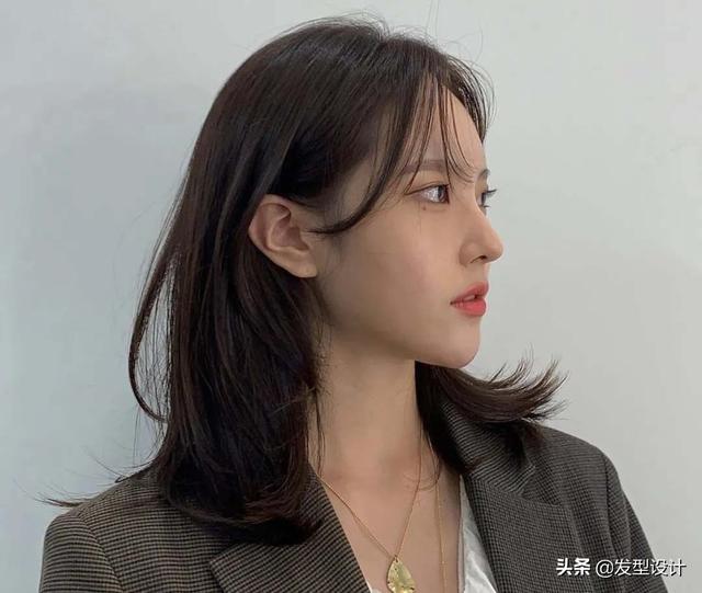 中長發(fā)型設(shè)計(jì)圖片大全（今年流行的從短到長發(fā)型推薦50款）(18)