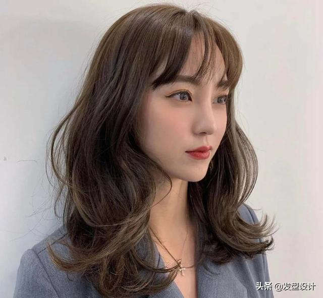 中長發(fā)型設(shè)計(jì)圖片大全（今年流行的從短到長發(fā)型推薦50款）(19)
