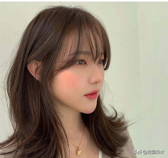 中長發(fā)型設(shè)計(jì)圖片大全（今年流行的從短到長發(fā)型推薦50款）(25)
