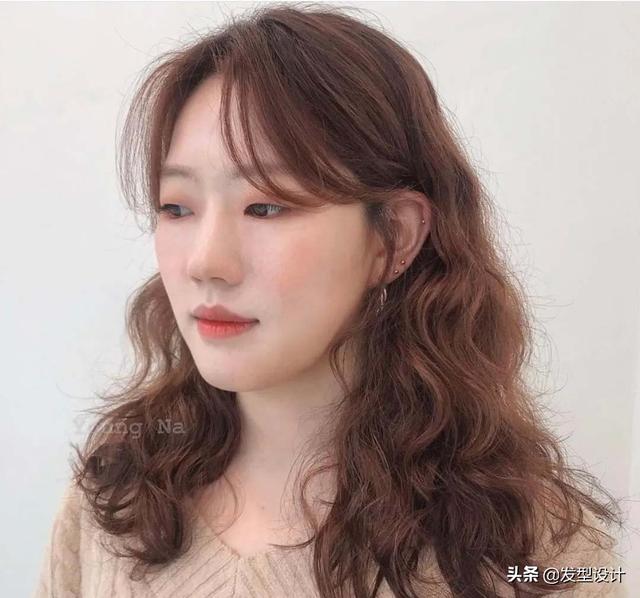 中長發(fā)型設(shè)計(jì)圖片大全（今年流行的從短到長發(fā)型推薦50款）(27)