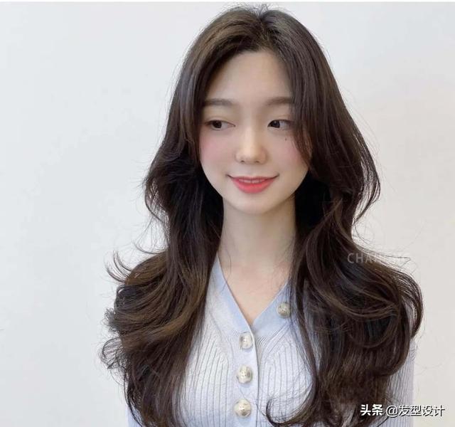 中長發(fā)型設(shè)計(jì)圖片大全（今年流行的從短到長發(fā)型推薦50款）(38)