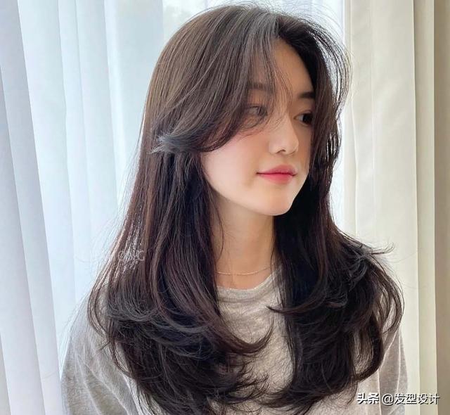 中長發(fā)型設(shè)計(jì)圖片大全（今年流行的從短到長發(fā)型推薦50款）(44)