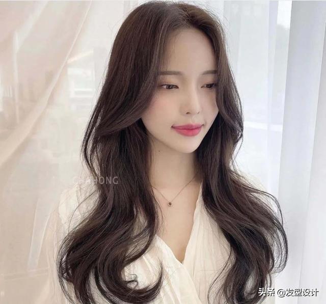 中長發(fā)型設(shè)計(jì)圖片大全（今年流行的從短到長發(fā)型推薦50款）(45)