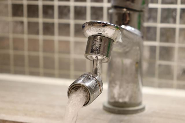 熱水器水小是因?yàn)槭裁丛颍姛崴鳠崴鏊慕鉀Q辦法）(14)