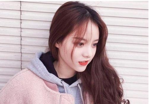 胖人適合的發(fā)型圖片（胖人短頭發(fā)染什么顏色的頭發(fā)最好）(4)
