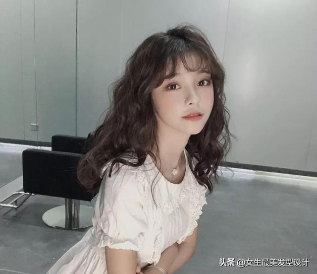 女生發(fā)型設(shè)計(jì)圖片（推薦長短都有50款發(fā)型））(16)