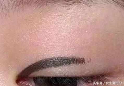 眼線筆怎么畫初學者（新手用眼線膠筆畫眼線最簡單方法）(2)