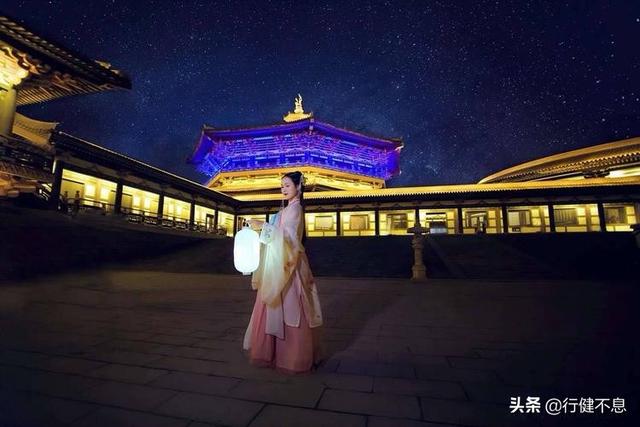 情感詩詞大全愛情（十二句驚艷到你的唯美古詩詞）(14)