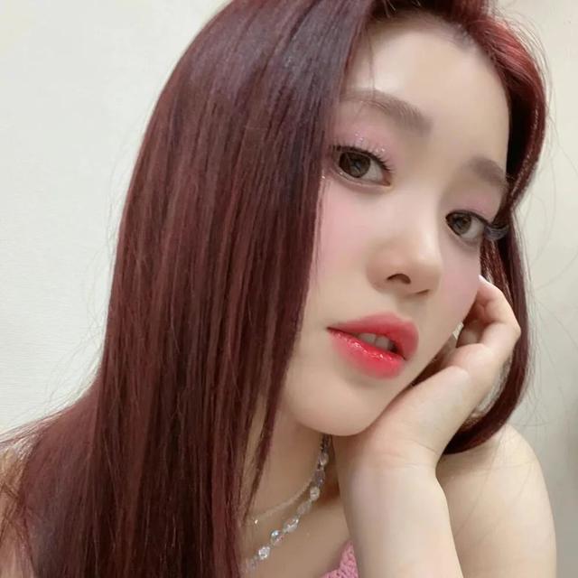 染頭發(fā)什么顏色好看（推薦6款發(fā)色時髦顯白）(31)
