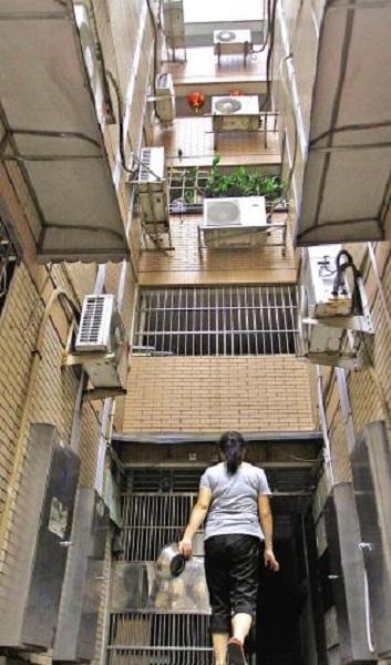 空調(diào)支架用普通的還是不銹鋼的好（空調(diào)支架用什么材質(zhì)）(6)