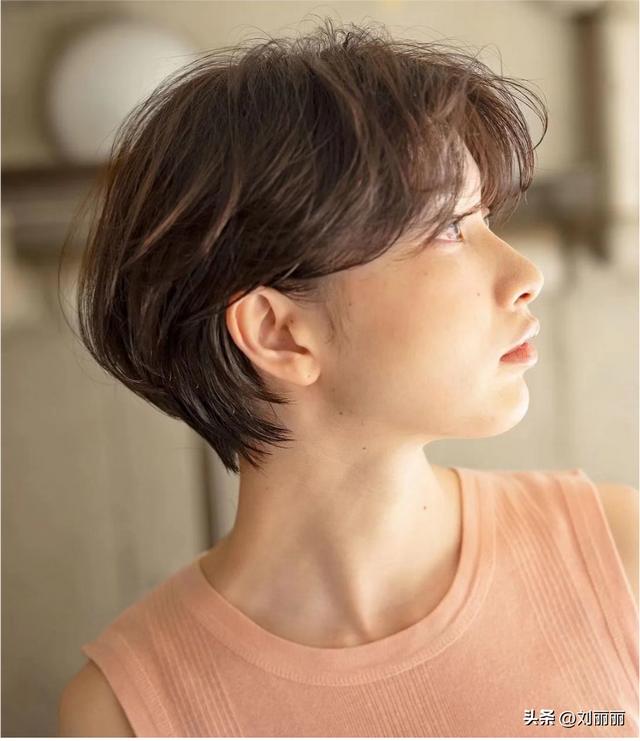 什么發(fā)型好看女圖片（最美最時(shí)尚的發(fā)型16款）(2)